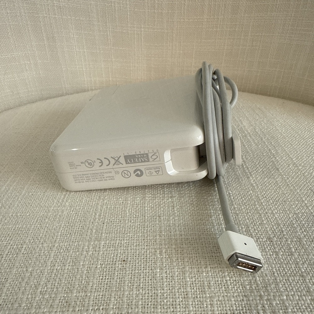 Apple‎ A1172 Magsafe 1 85W Portable Power Adapter 18.5V 4.6A 16.5V 3.6A